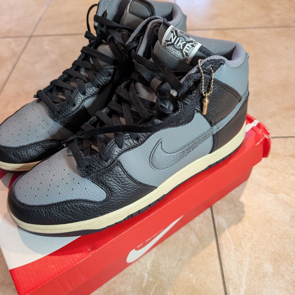 NIKE DUNK HI RETRO PRM  smoke grey/black-beach-black sz 11 (50 years of hip hop)